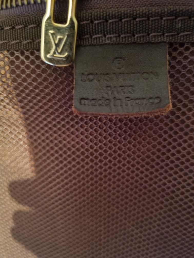 Louis Vuitton куфар
