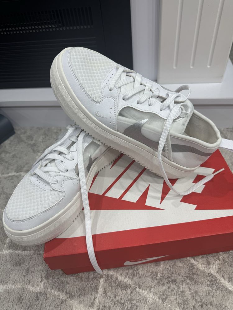 Adidasi Nike dama in stare foarte buna
