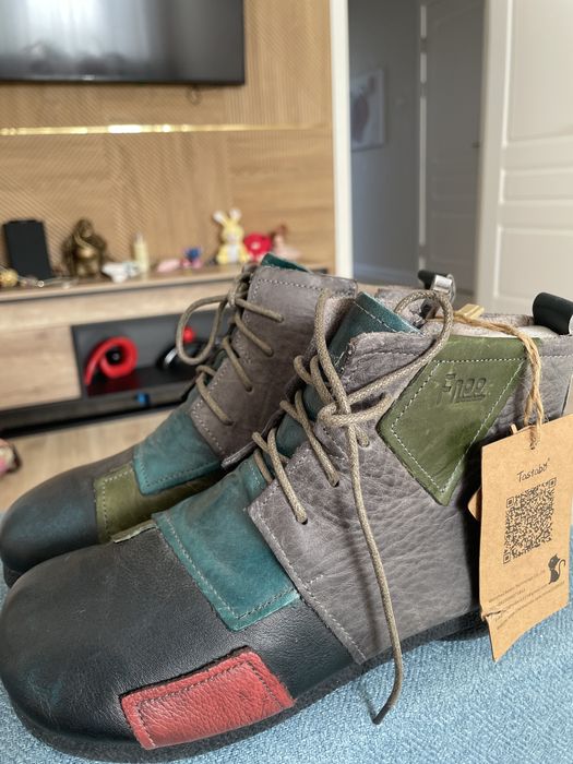 Продаются ботинки