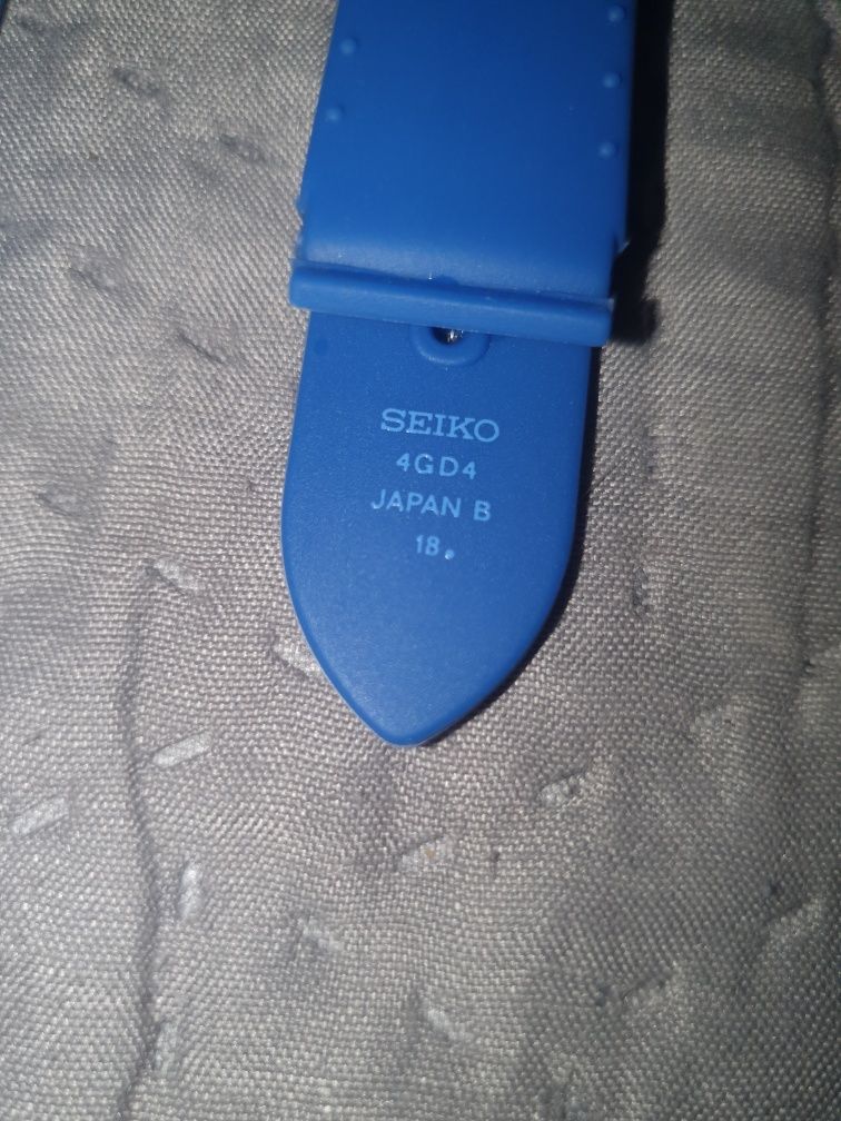 Vand curea ceas Seiko 18mm silicon albastra ( 1 buc disponibila)