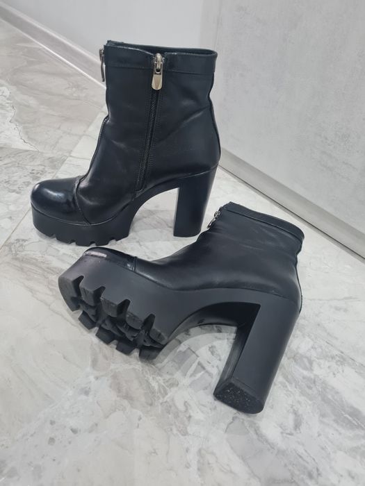 Боти от естествена кожа