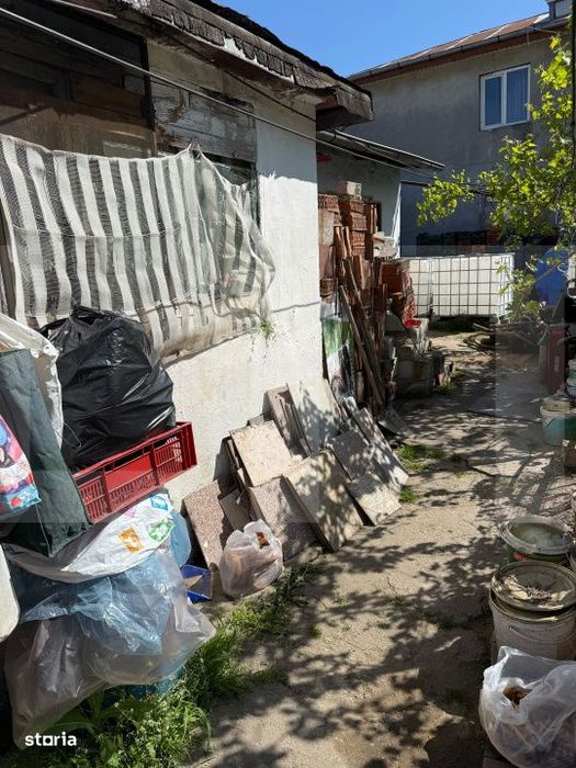 Casa individuala batraneasca demolabila + teren de 280 mp, zona Pallad