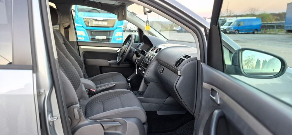 Vw touran 1.9 tdi  7 locuri