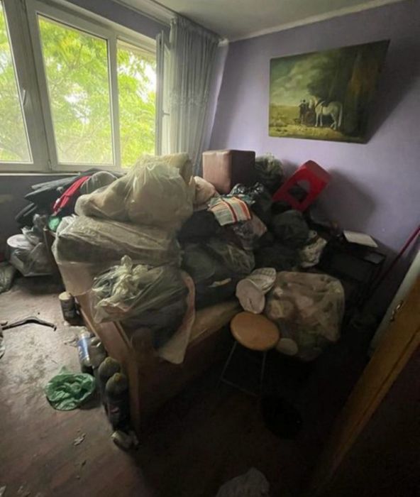 Oferim servicii complete de ridicat moloz debarasari mobiler vechi