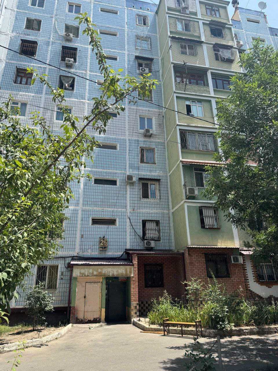 Продаю свою сергели-7 бекат-3 улучшенка 4-х ком разделка можно ипотека