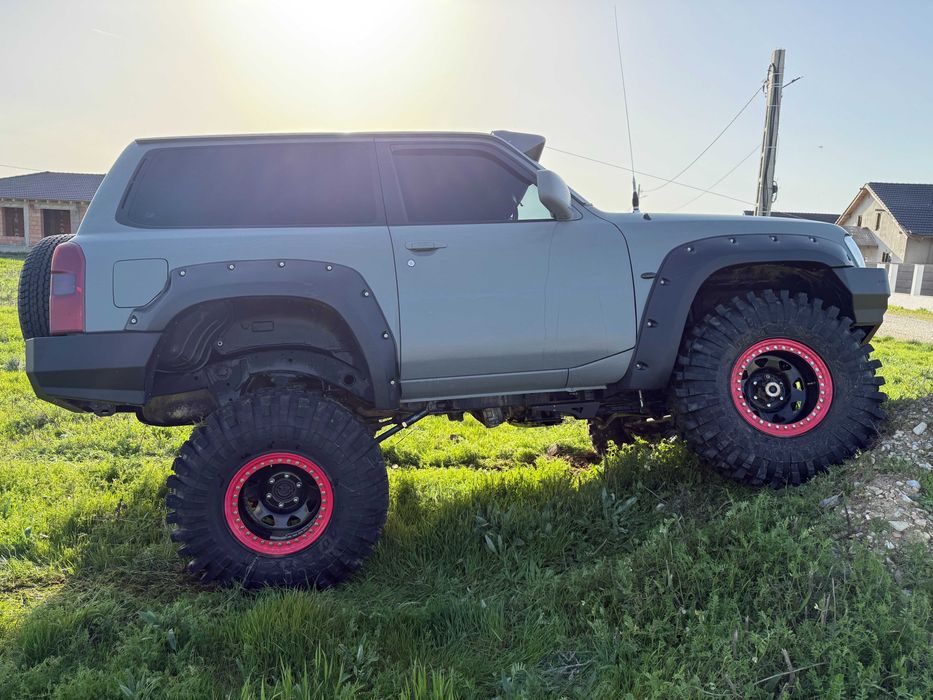 Vand Nissan Patrol 2007 - monstru Off-Road modificat extrem