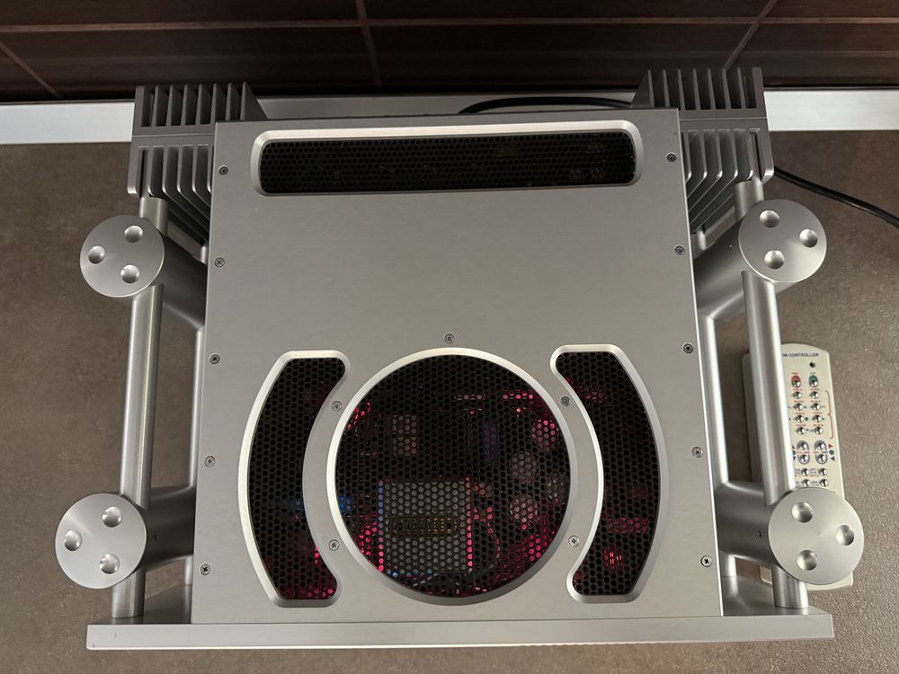 Amplificator high end Chord CPM 3300 2x220w in 8 ohm, cap de serie