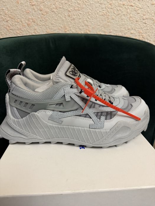 Vand adidasi off white