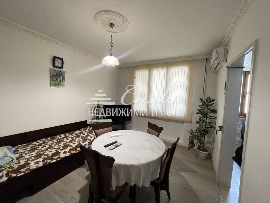 Четиристаен ТУХЛЕН апартамент в района на Математическа гимназия