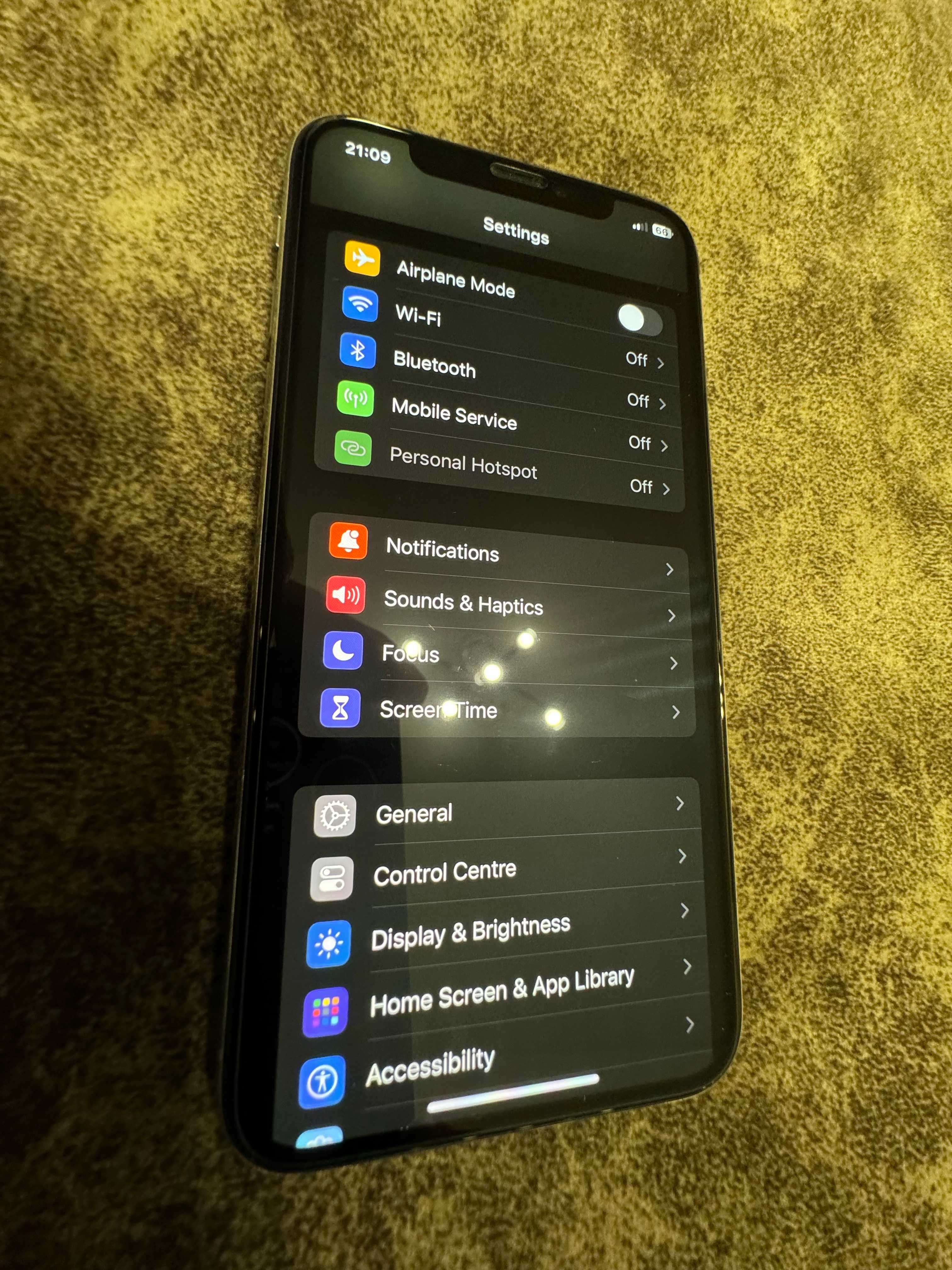 Продавам Apple IPHONE XS/64GB