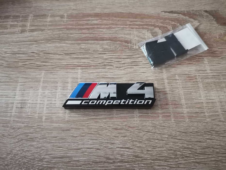 Предна решетка сребриста емблема BMW M4 Competition