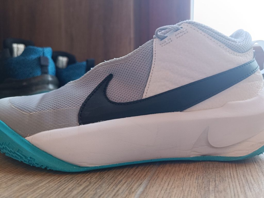 Nike Team Hustle D 10