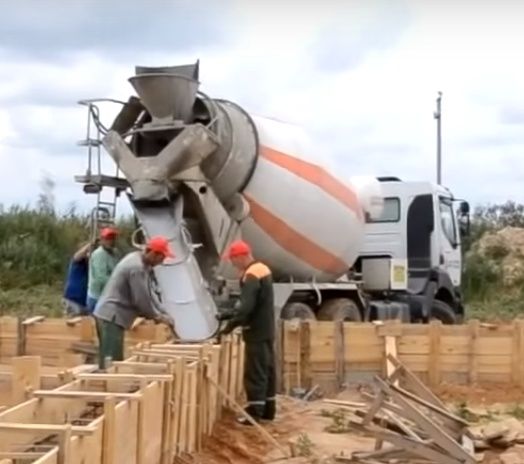 БЕТОН. Заливка Бетона. Купить Бетон В Алмате. Куб. Марки Бетона.Миксер