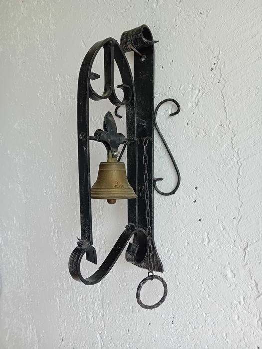 Clopolel intrare. Clopoței bronz India. 
8 buc .
Dimensiuni: 3;4 cm
Su
