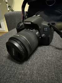 Професионален фотоапарат Canon EOS 700D с обектив