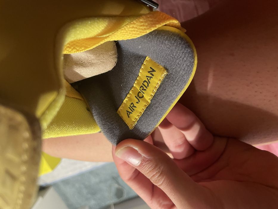 Jordan Retro 4 Yellow