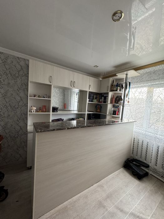 Барная стойка в хорошем состоянии