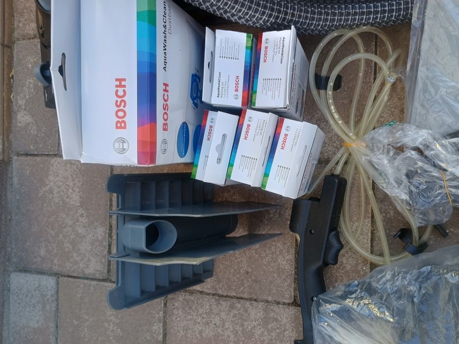 Aspirator cu spalare BOSCH AquaWash&Clean, 5l, 1700W,