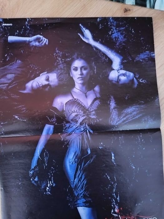 дневниците на вампира плакат нов