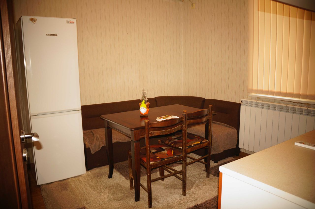 Дава се под наем Етаж от къща в Сливен, Българка - 115 кв.м за 280.5 € - Снимка #7