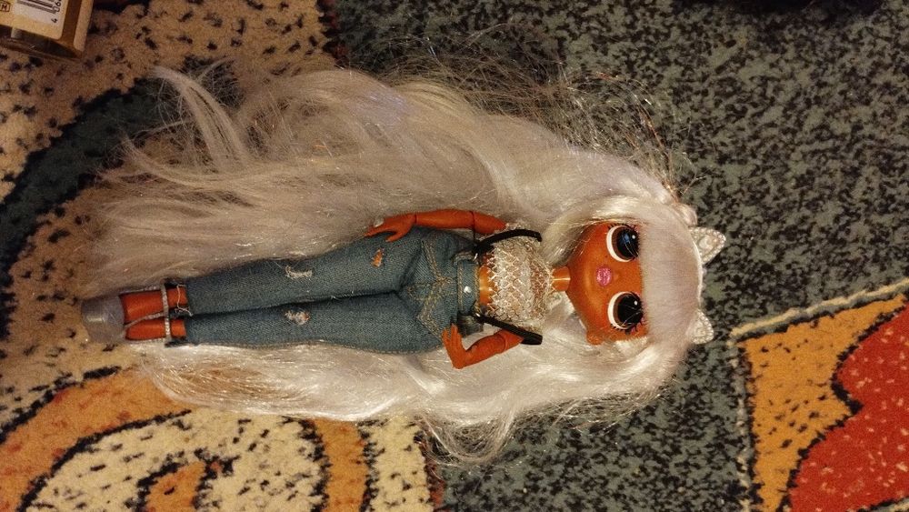 Păpușă lol originală.