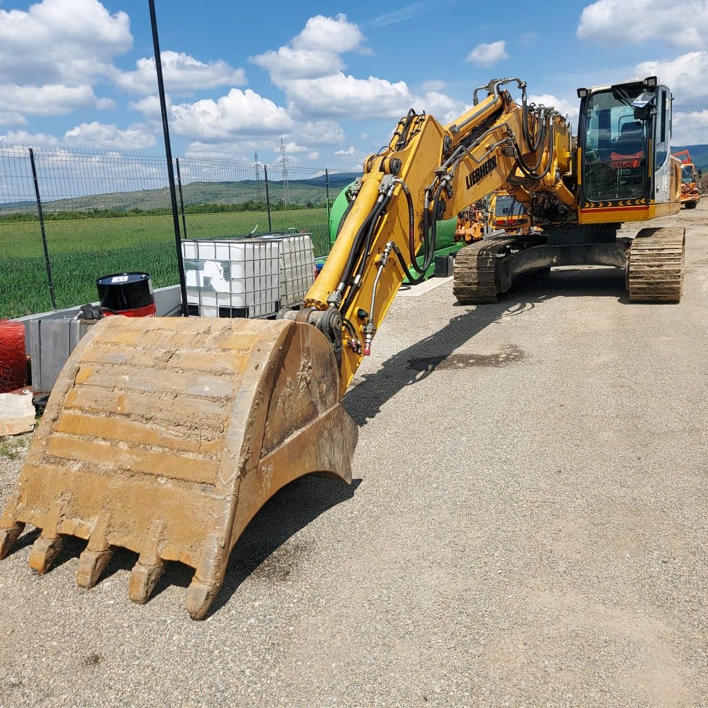 Excavator liebherr 906  pe senile