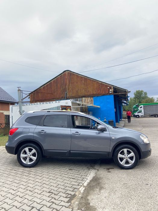 Vand Nissan Qashqai+2 an 2009