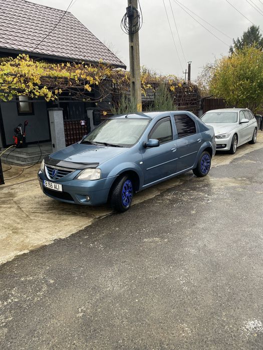 Vand logan 1.5d Proprietar în talon și carte