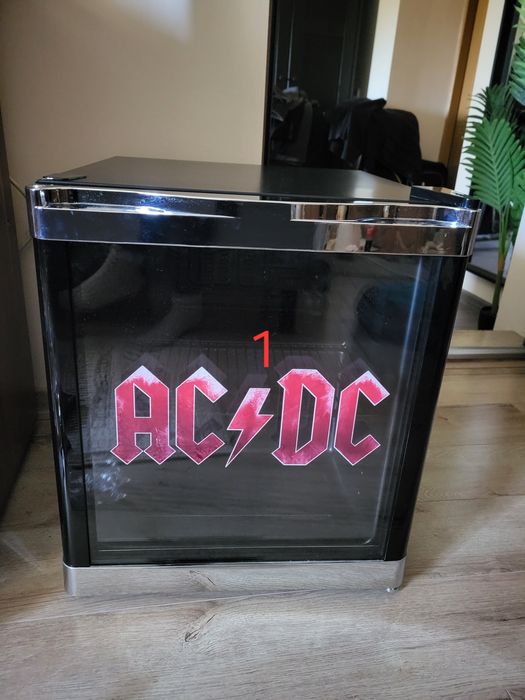 Mini frigider AC&DC
