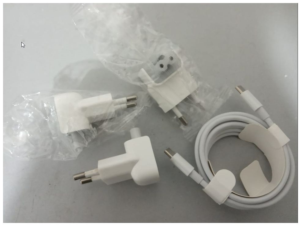от вашего MacBook - magsafe и Type-c - зарядка, блок питания