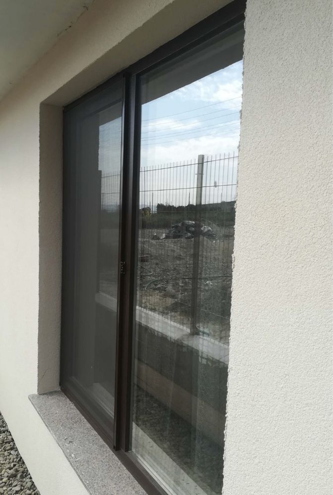 Plase Insecte la comandă