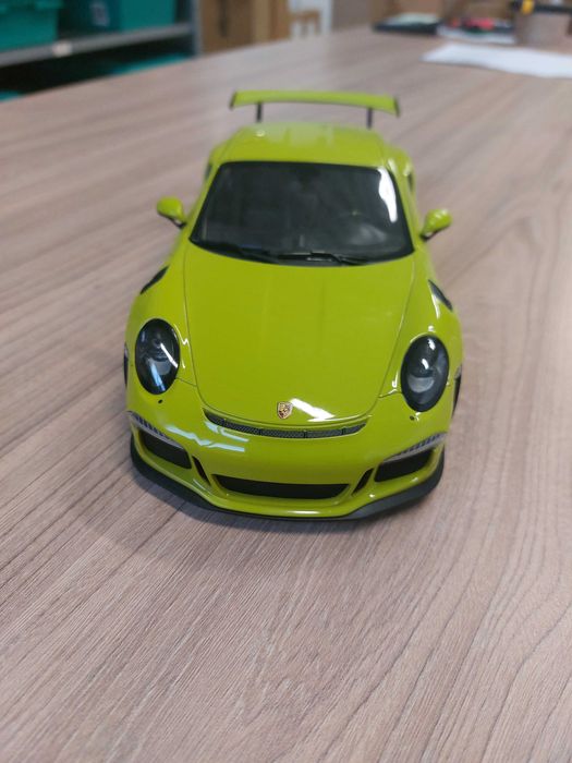 Porsche 911 GT3 RS Green Minichamps 1/18