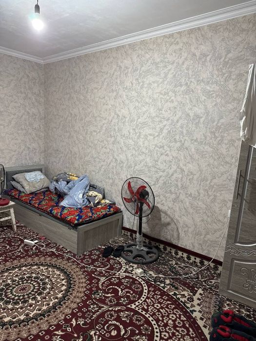 Яшнобадский район. Домик на земле.
