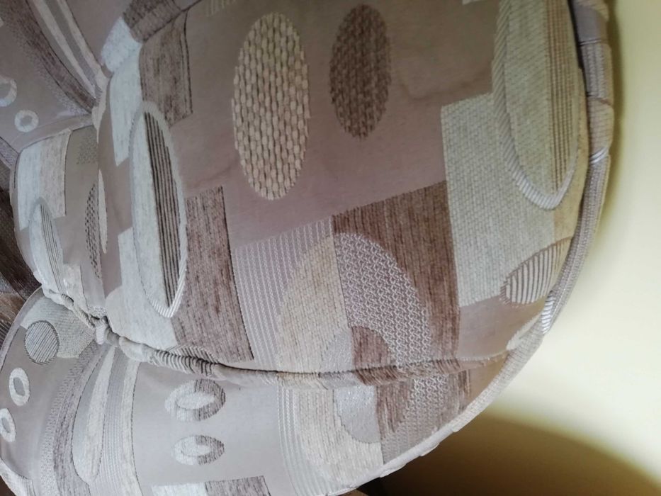 Продавам 2 фотьойла и 2 табуретка