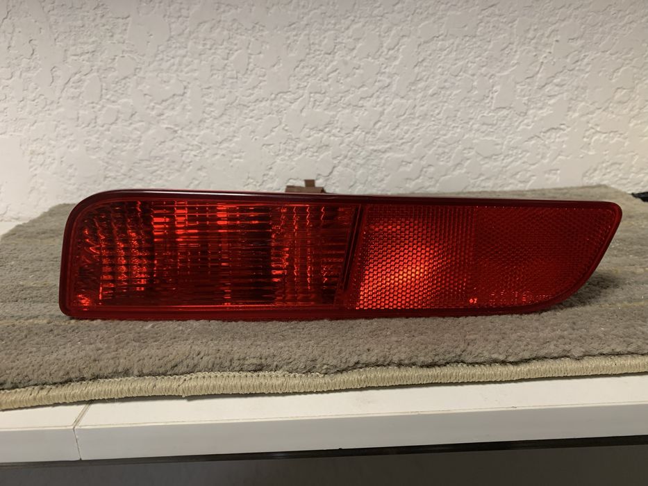 Противотуманная фара/катафот левый задний митсубиси оутлендер 3