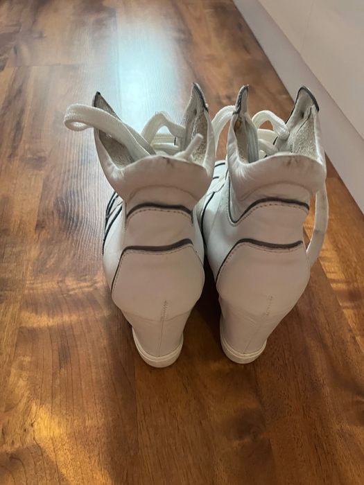 Дамски обувки от естествена кожа