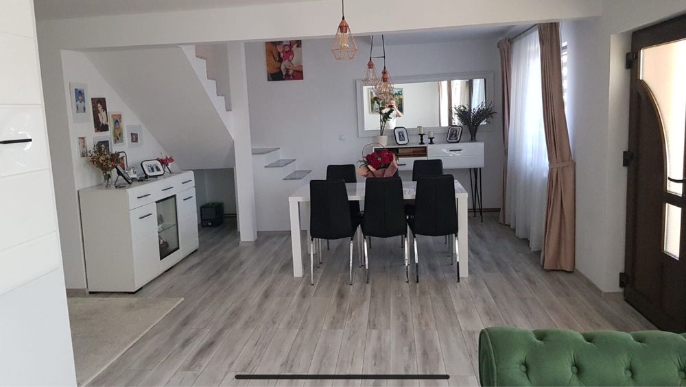 Persoana fizică vând Casă Modernă Ciurbesti /Miroslava