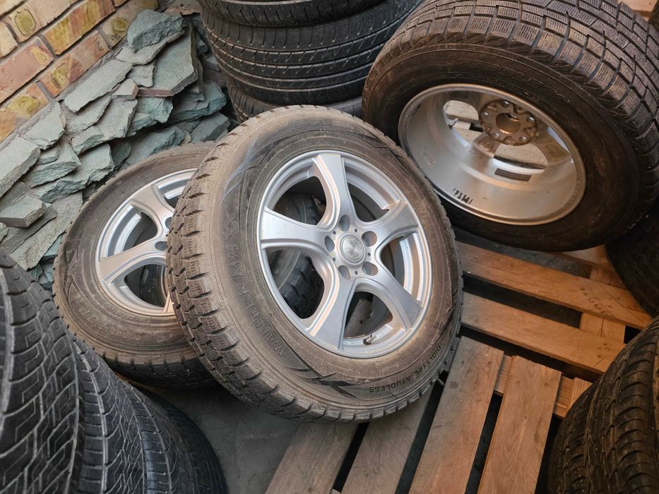 215-65-R16 DUNLOP ЗИМА диски с резиной ЛИПУЧКА