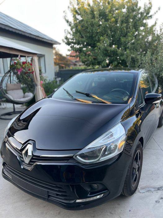 Vând Renault clio
