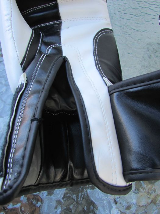 Боксови ръкавици Max Strength