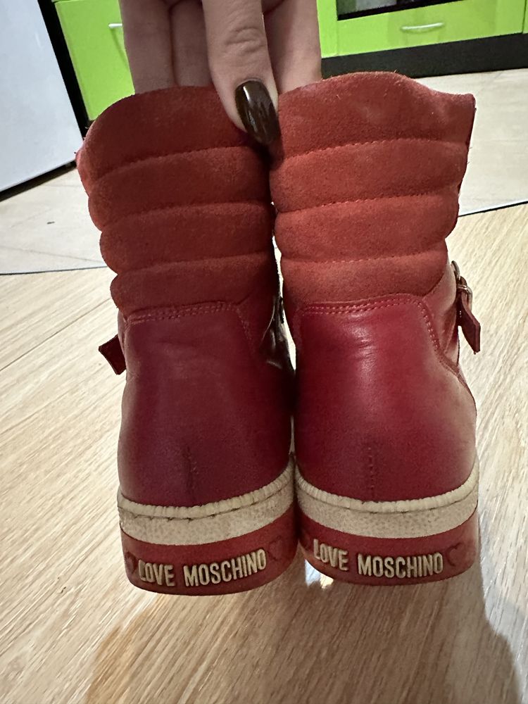 Кецове Love Moschino