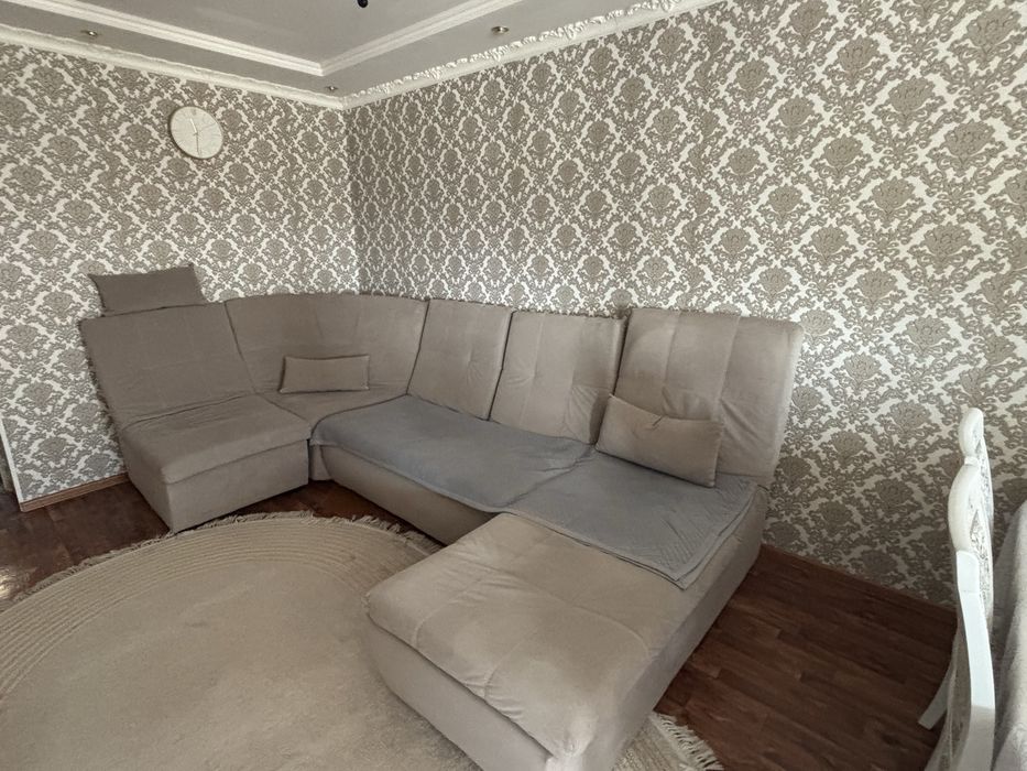 Диван пятиместный