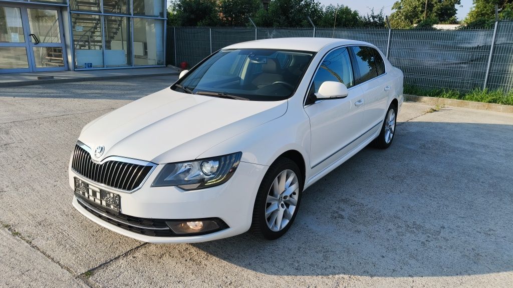 Skoda Superb DSG/2014/2.0diesel//xenon/led