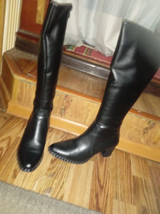 Сапоги женские  на не большом каблуке