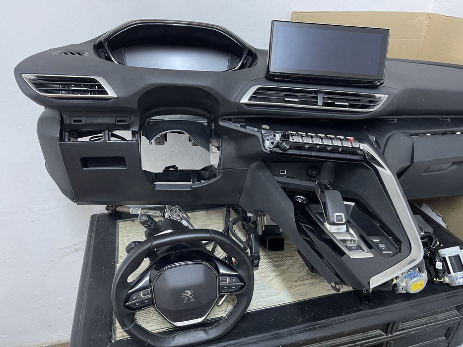 Plansa bord cu kit airbaguri si centuri Peugeot 5008 3008 2017-2024