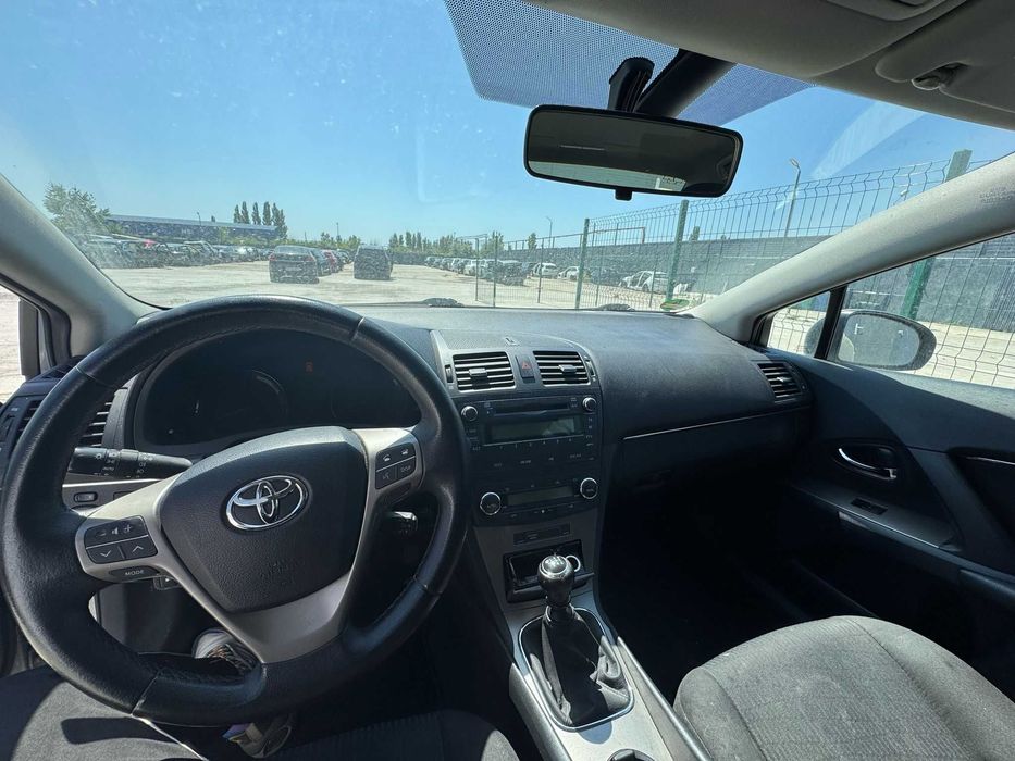 Dezmembram Toyota Avensis 2009 berlina / sedan 1.8