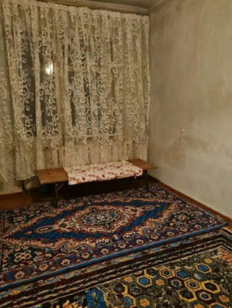 Айбек, ул.Афросиеб 4-х комнатная квартира 100м2.