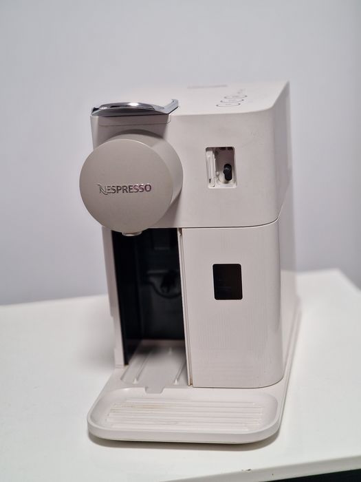 Espressor Nespresso by De'Longhi Lattissima One, 19 bari, 1400 W, 1l