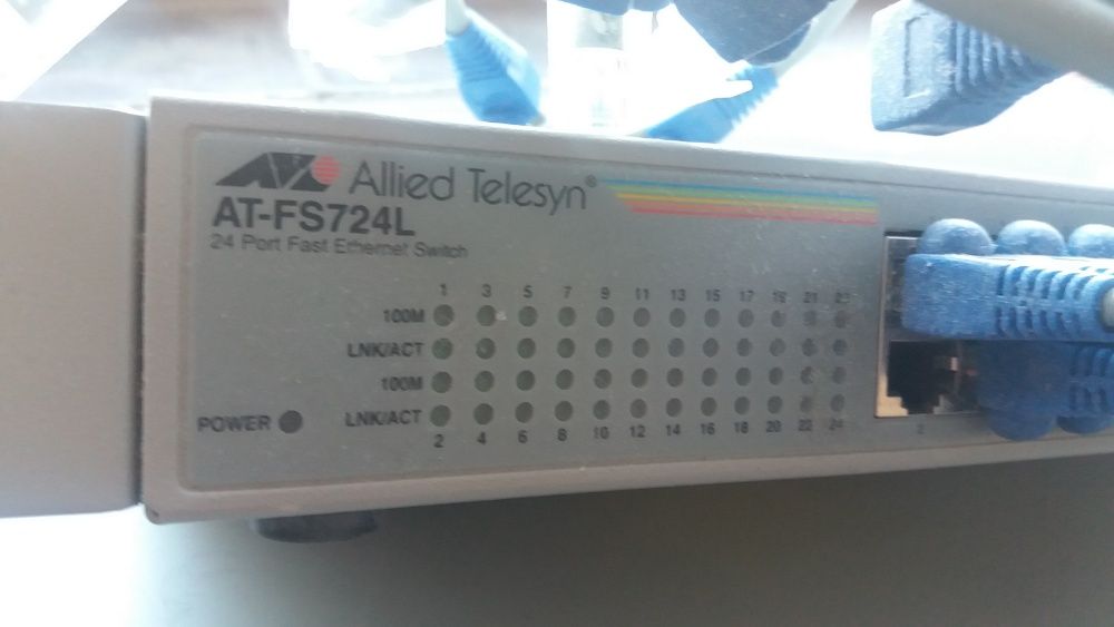 Router/Modem_Switch Allied Telesyn AT-FS724L 24xRJ-45 10/100Mbps=200ro