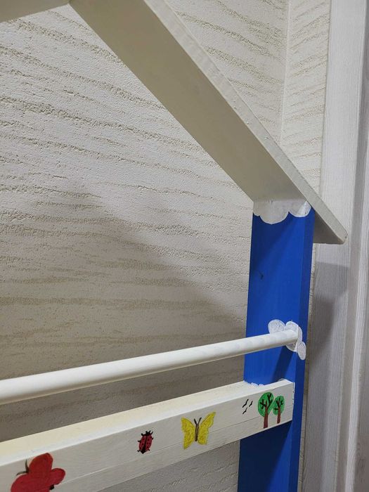 Biblioteca pentru copii, din lemn